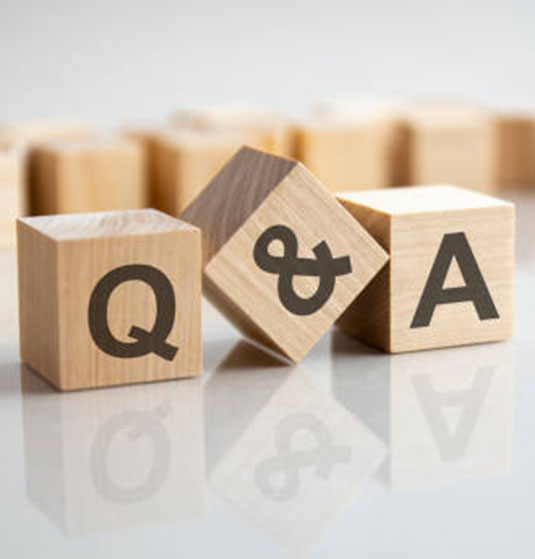 Q & A wooden cubes